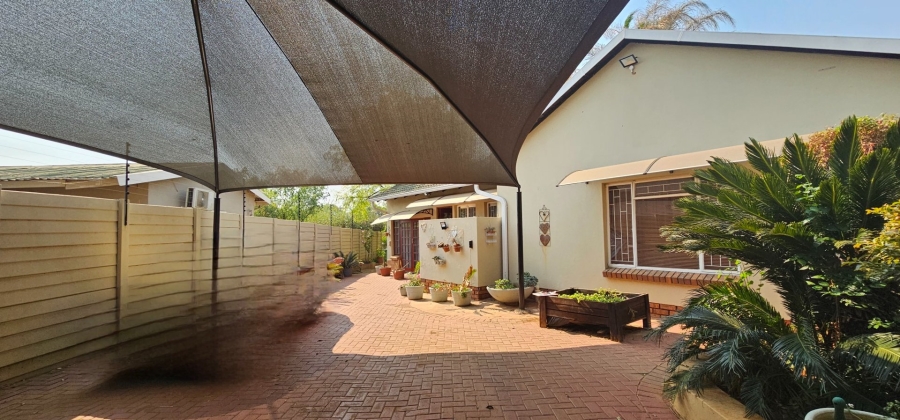 4 Bedroom Property for Sale in Meerhof North West